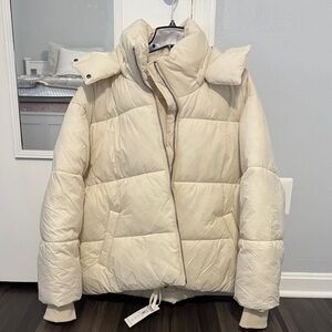 Women's AE technical puffer jacket